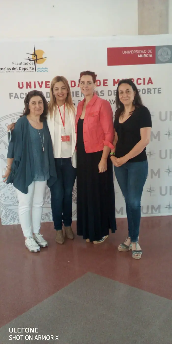 Miembros de AMURCAE en la Jornada Educativa de la FAPA de San Javier, en la Universidad de Murcia